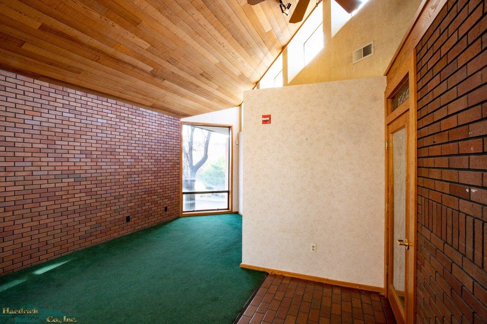 Medical Office Building - Clairmont Doctors Park: 2650 Edith Ave, Redding, CA 96001